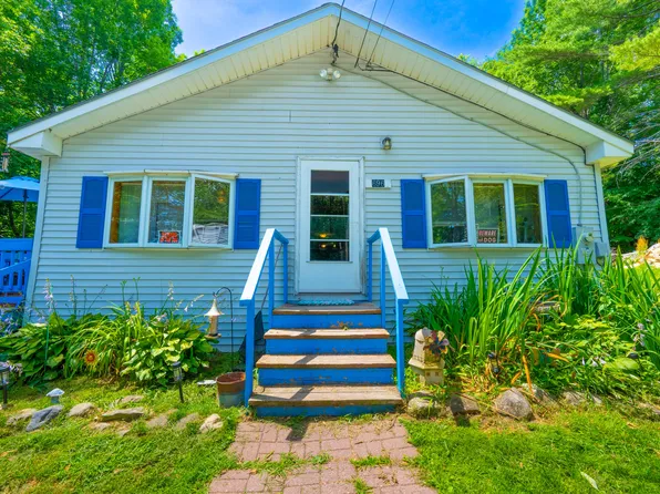 696 Plains Road, Mount Vernon, ME 04350