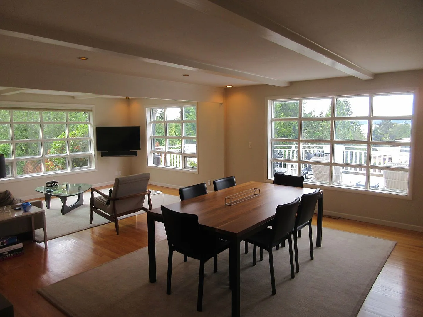 3Bd/2.5Ba Clyde Hill Home — Photo 2