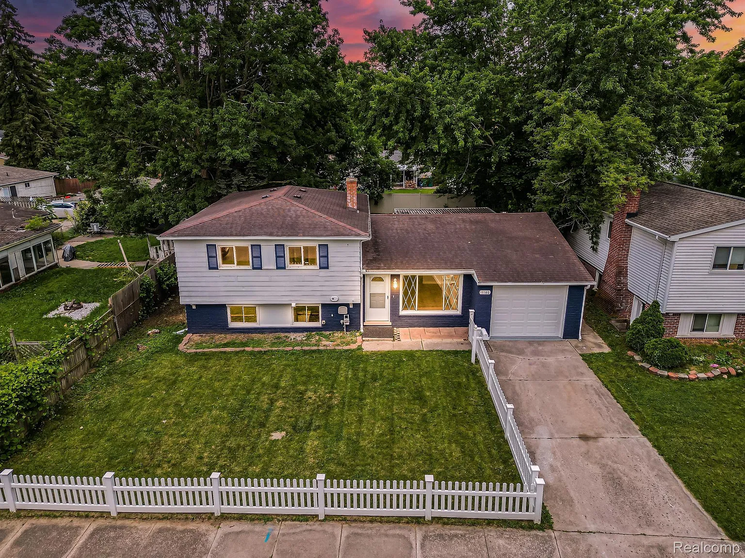 1186 Gault Dr photo 1