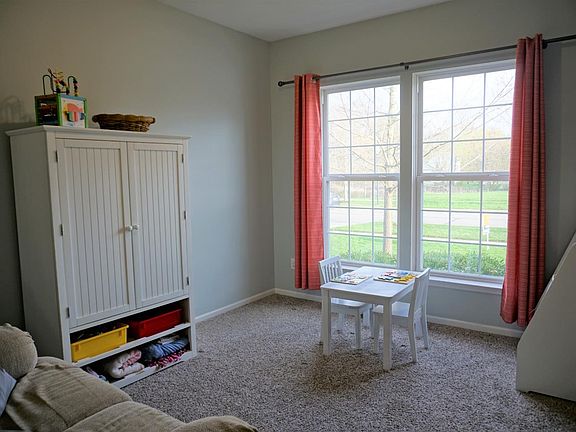 4th image of 433 Savannah Ln #15