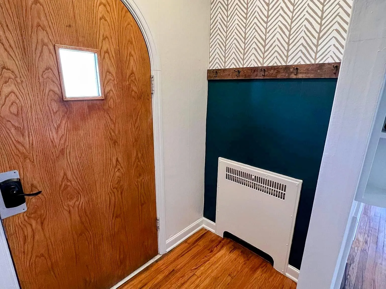 2 bed, 1100 sqft, $1,300 — Photo 2