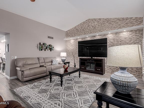 2nd image of 20807 N DESERT SANDS Drive