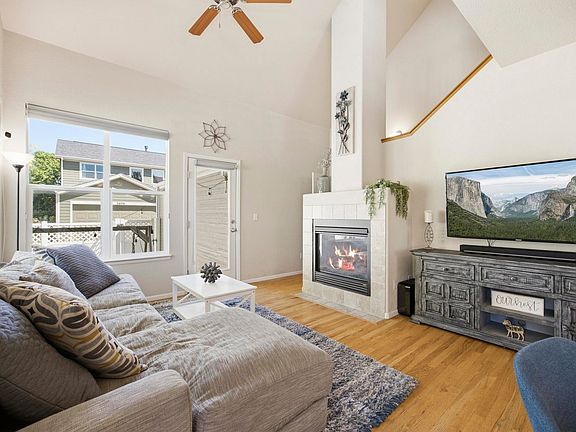 4th image of 3608 Observatory Dr