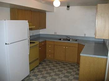 3rd image of 303 Cherry Hill Dr