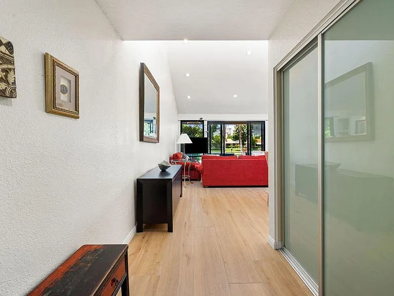235 Santa Barbara Cir — Photo 32