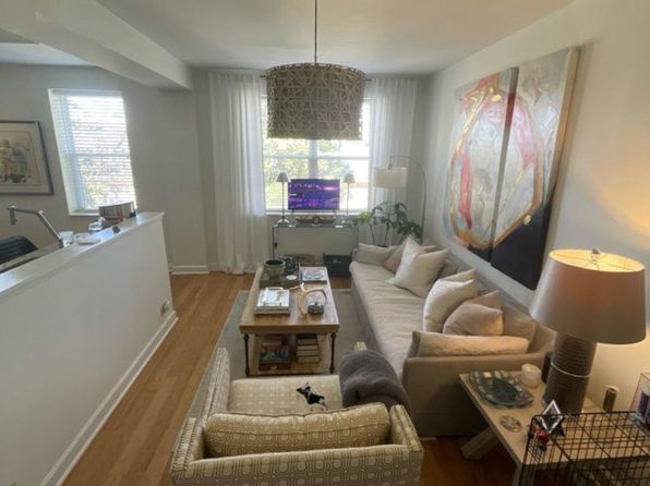 827 N State St APT 303