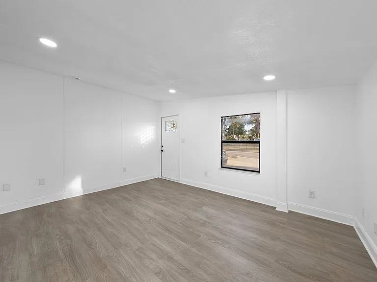 3815 S Summerlin Ave — Photo 4