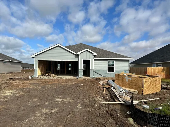 533 Harvest Lake Dr, Snook, TX 77878