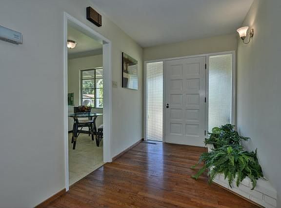 4th image of 1042 Eastwood Dr