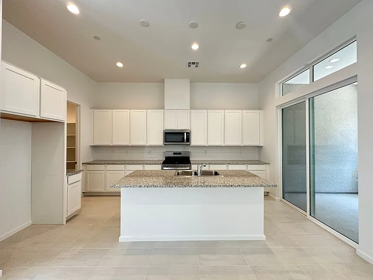 3331 Esker Ridge Ave — Photo 7