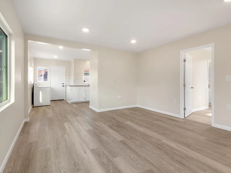 2843 Rosanna St — Photo 4