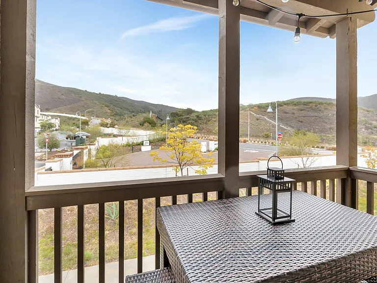 893 Blackstone Dr — Photo 17