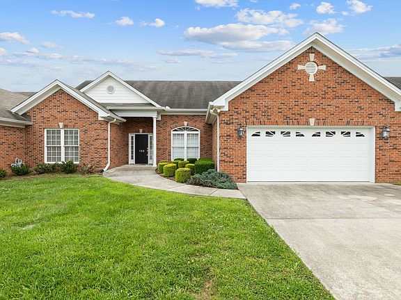 2nd image of 153 Magnolia Glen Cir