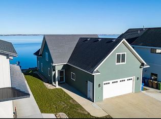 534 S Lake Dr, Watertown, SD 57201