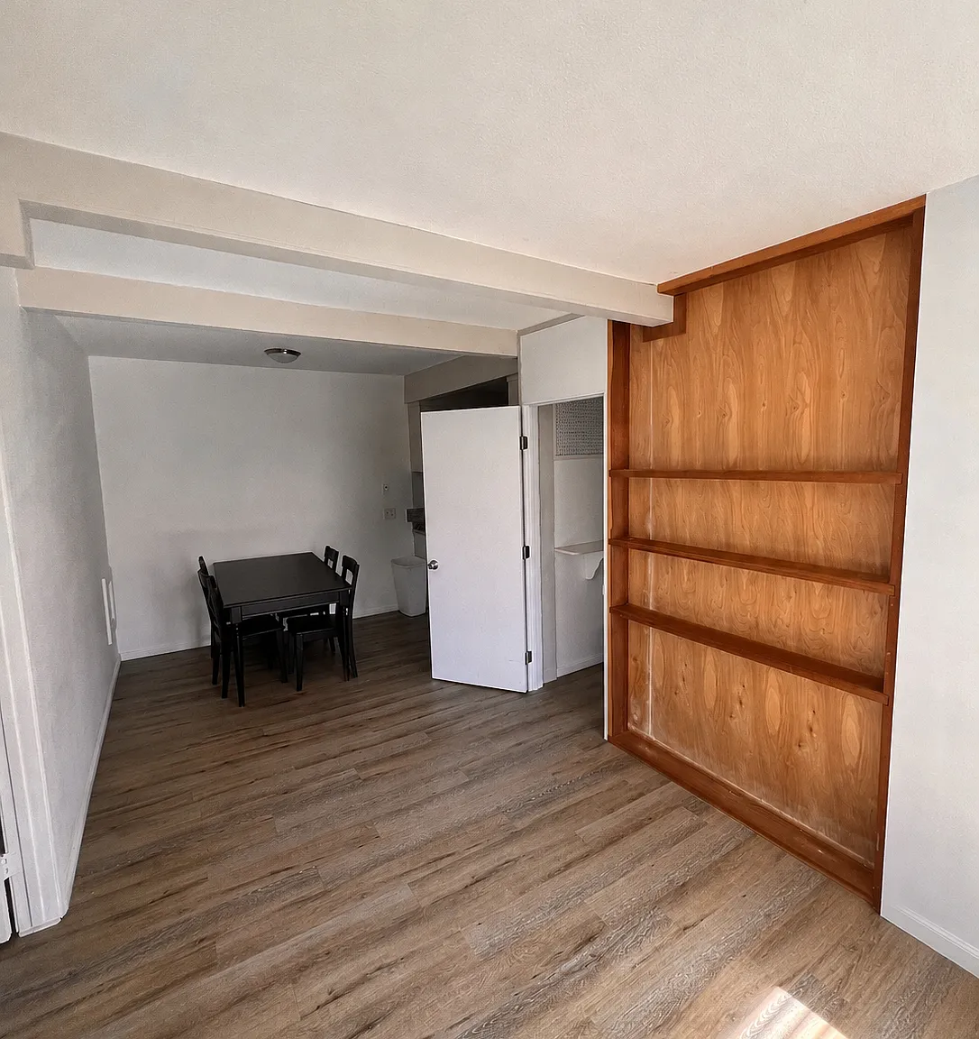 1735 E Washington St — Photo 2