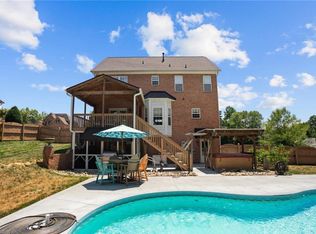 1436 Meadowlands Dr, Winston Salem, NC 27107