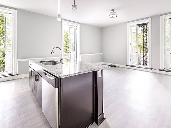 5th image of 421 E Franklin St APT 2E