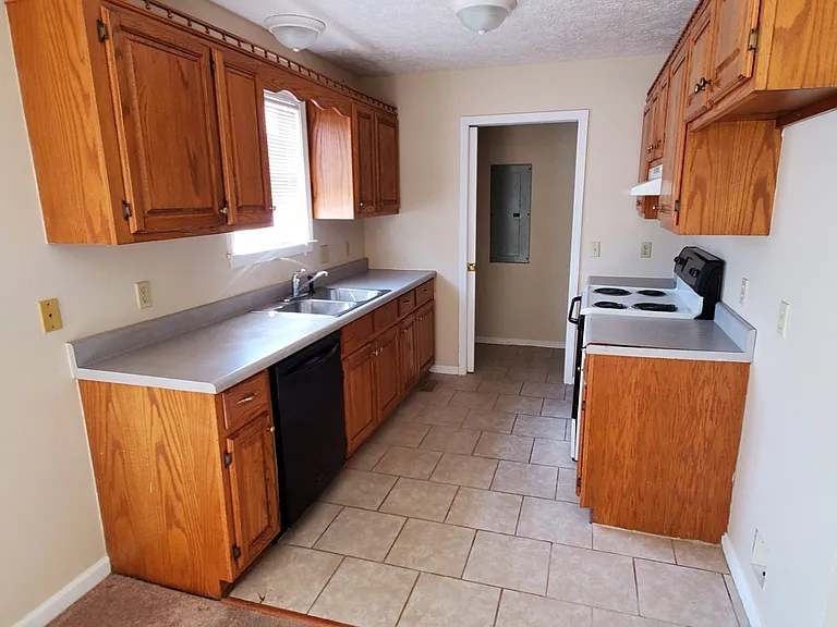 610 N Greenwood Ext — Photo 3
