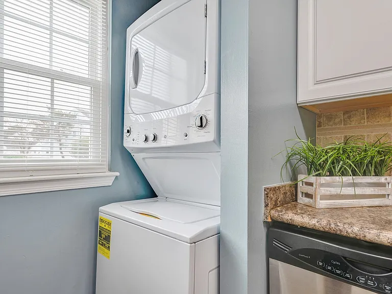 1404 Wendfield Dr — Photo 11