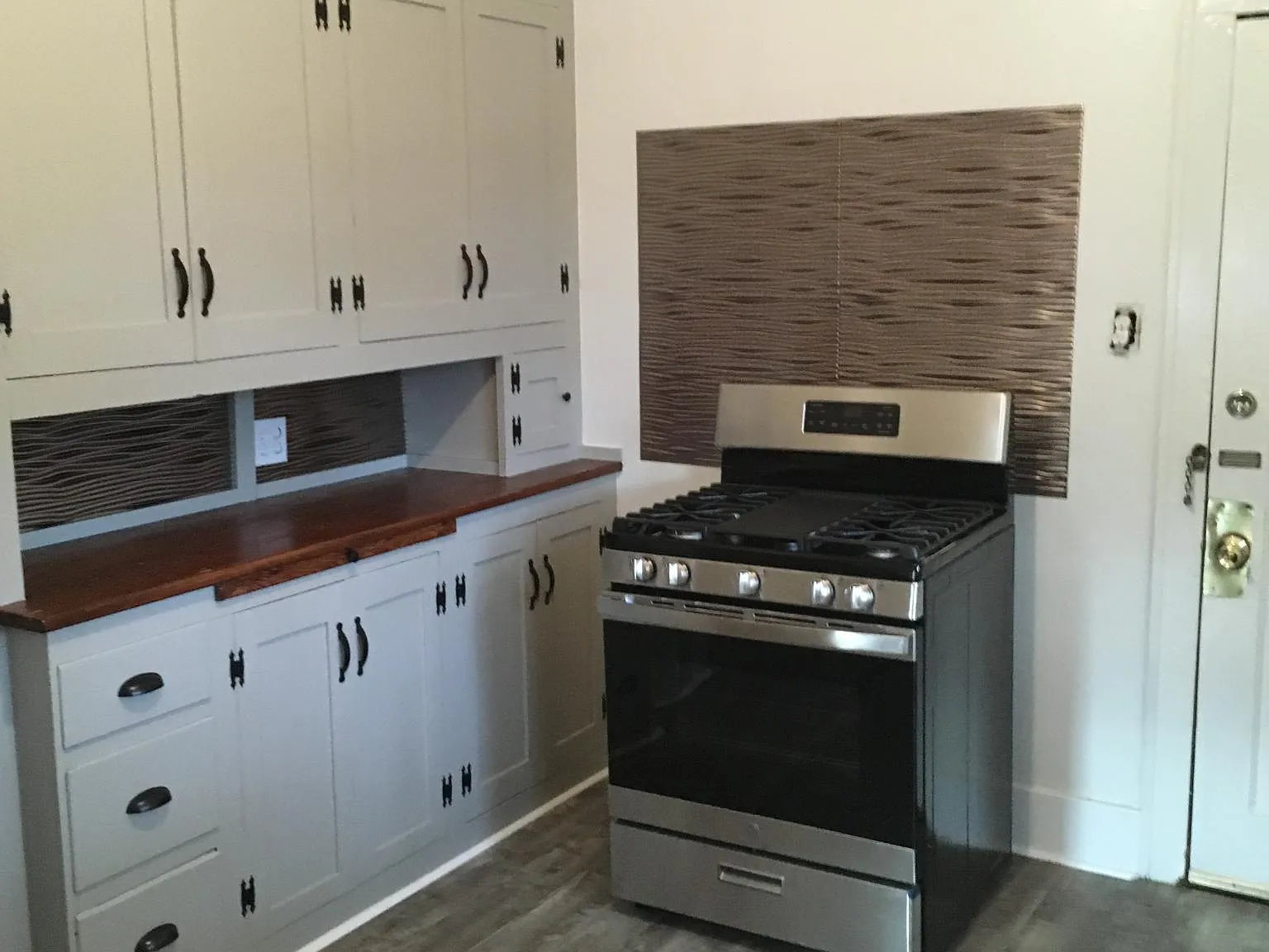 5651 Sohl Ave — Photo 2