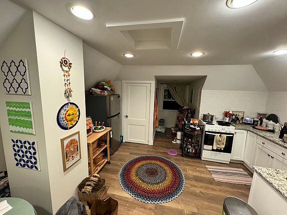 3rd image of 1140 Massachusetts Ave APT 3