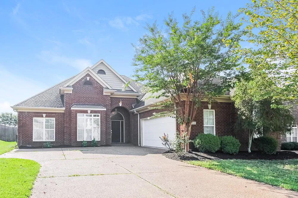 3 bed, 2.0 bath, 1850 sqft, $3,100 — Photo 3