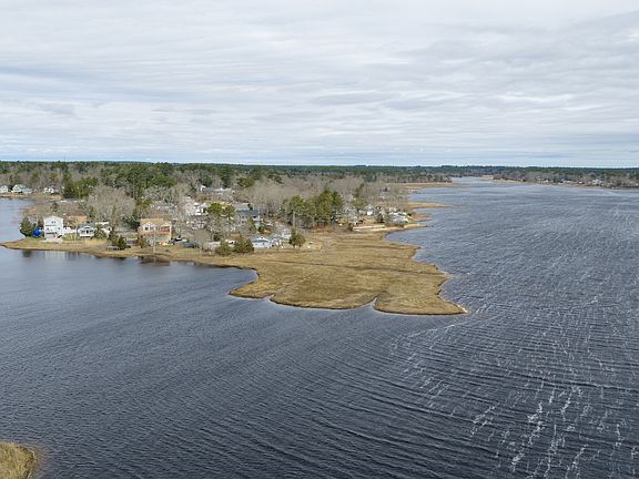 2nd image of 21 River Rd