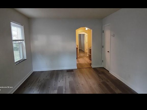 3rd image of 311 Ridgedale Rd APT 1