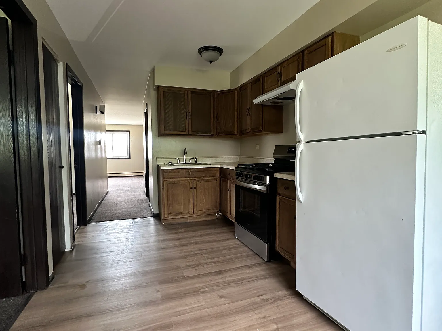 2 bed, 900 sqft, $1,500 — Photo 3