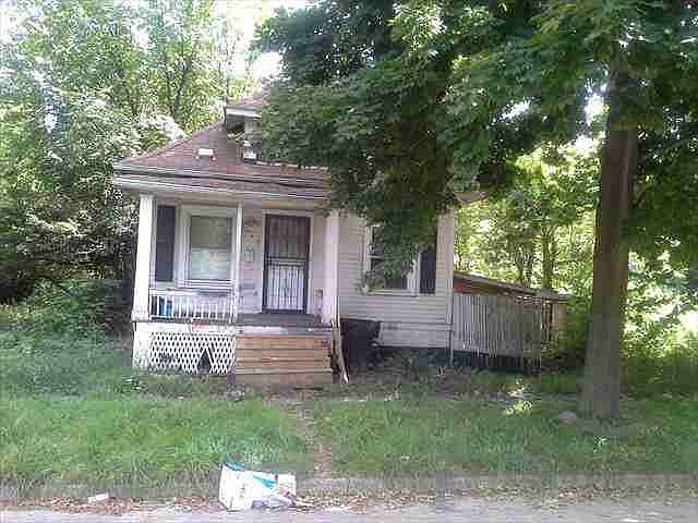 7048 Hyde