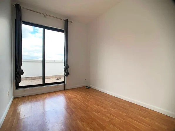 893 Myrtle Avenue image 15 of 23