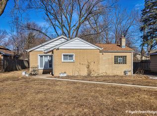 906 20th St, Zion, IL 60099