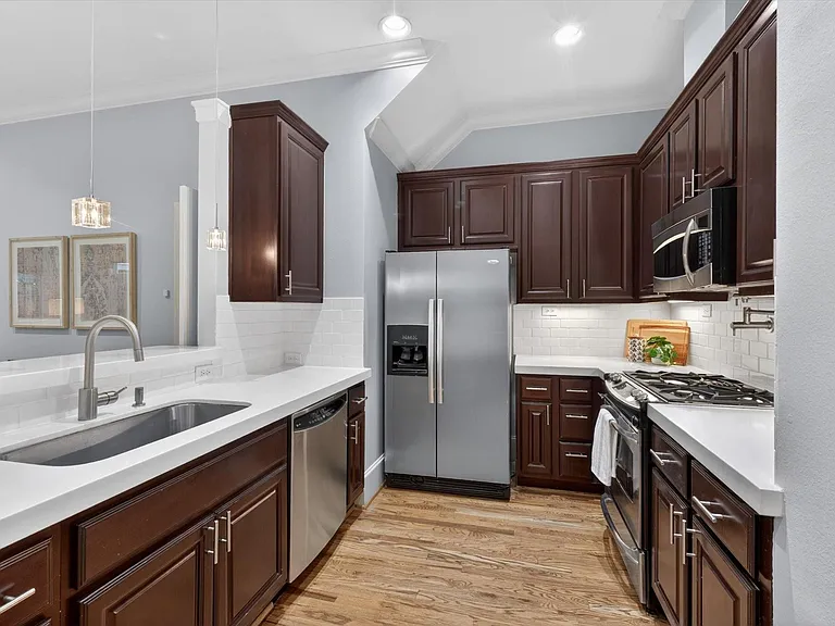 931 W 23rd St #I — Photo 12