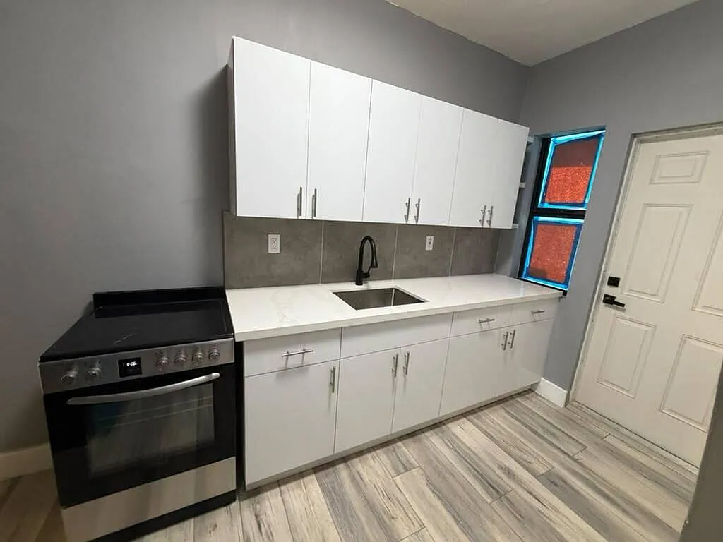 1 bed, 1.0 bath, 5745500 sqft, $1,995 — Photo 1