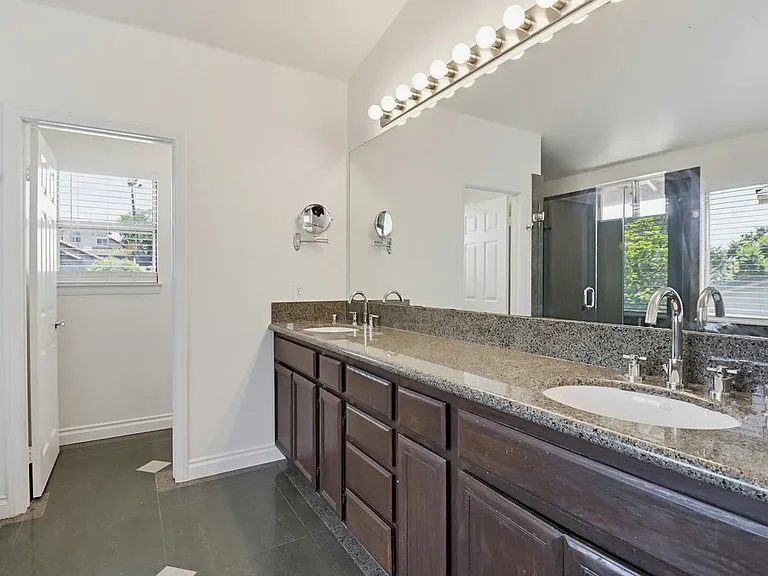 1100 Corrales Ln — Photo 33