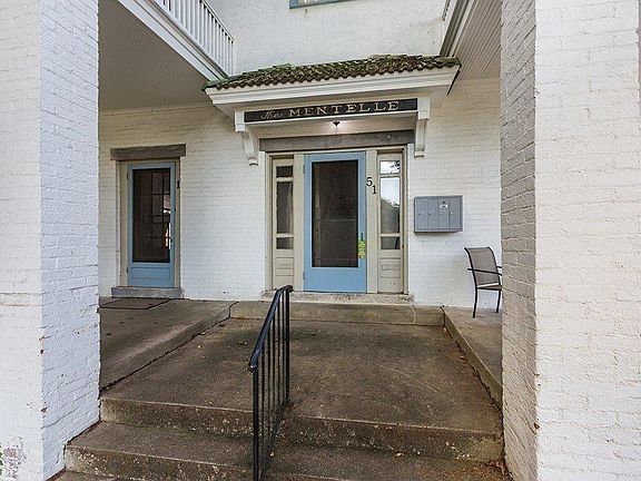 4th image of 51 Mentelle Park APT 1