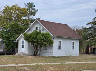 15 Oak St SE, Clearbrook, MN 56634