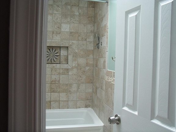 3rd image of 524 Maynor Dr