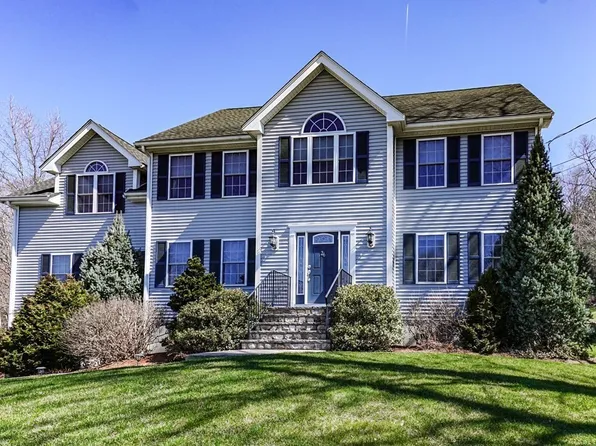 26 Highridge Rd, Bellingham, MA 02019