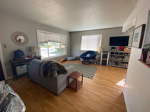 4th image of 10465 Orange Ave