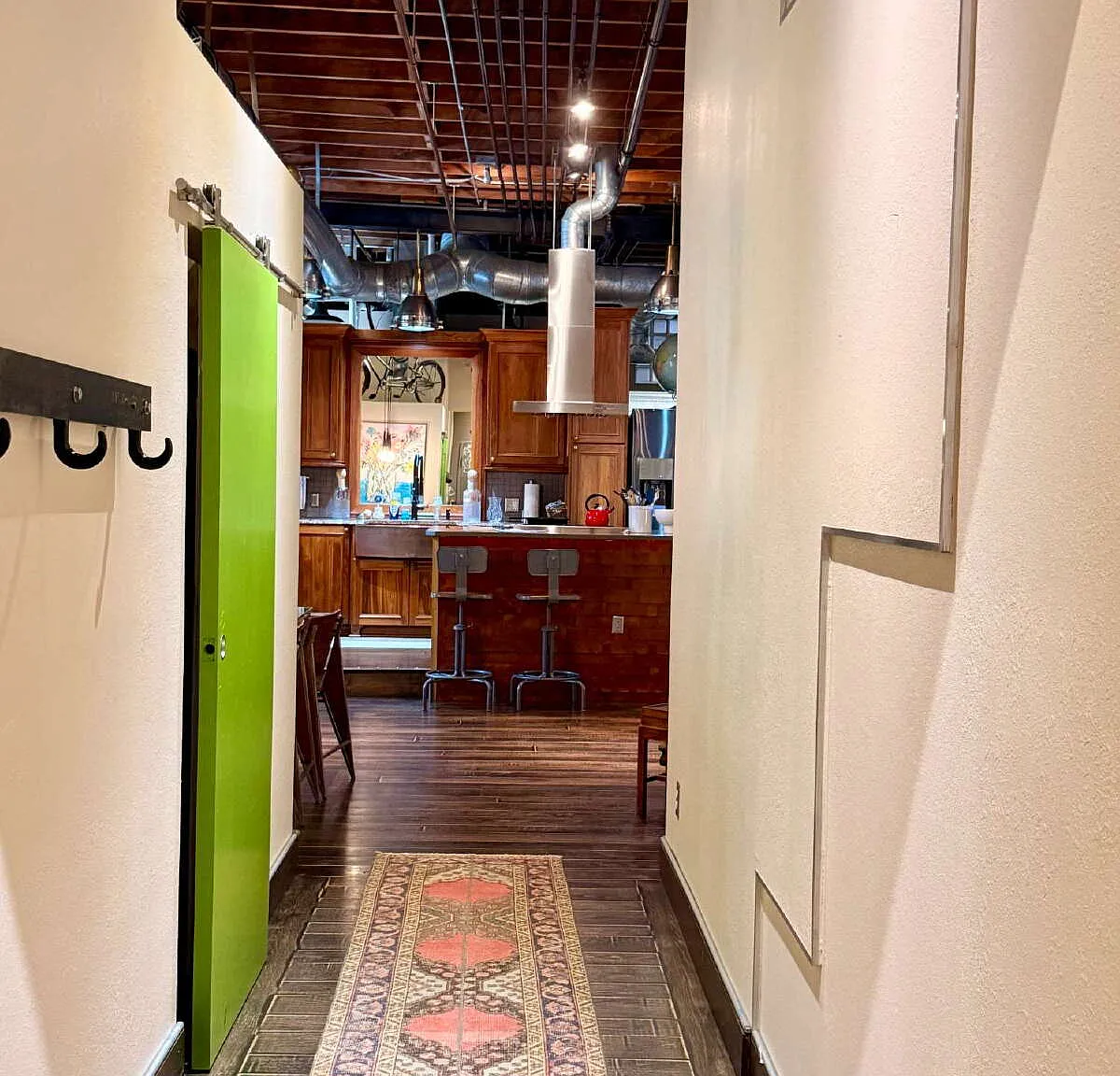 2 bed, 2.0 bath, 1947 sqft, $2,700 — Photo 3