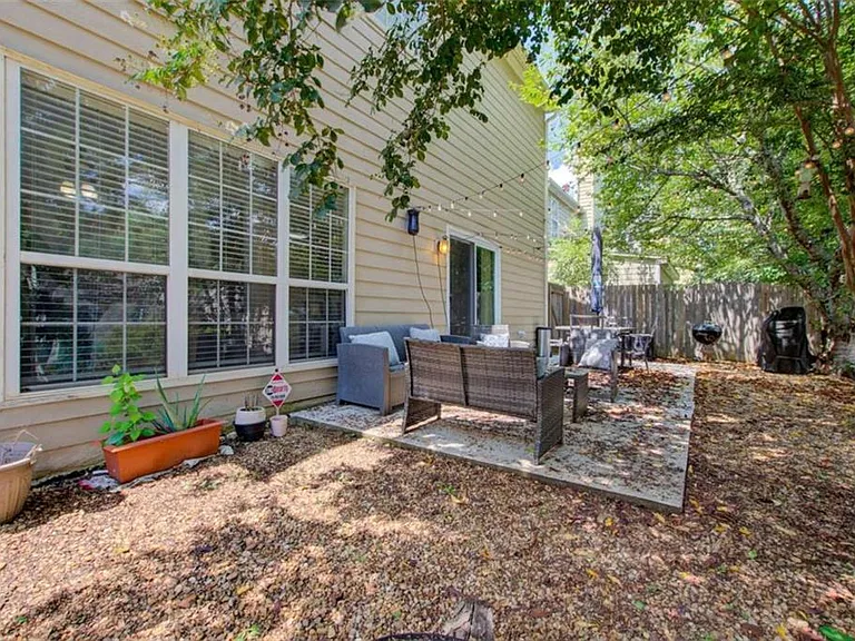 513 Stepney Ct SE — Photo 9