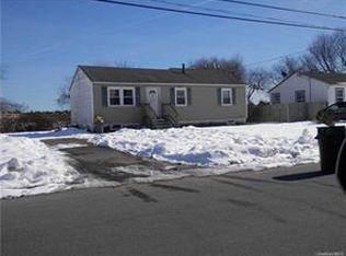 941 Provost Ave, Bellport, NY 11713