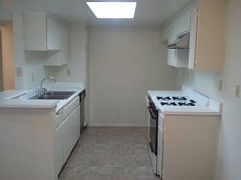 3rd image of 9841 White Oak Ave APT 205