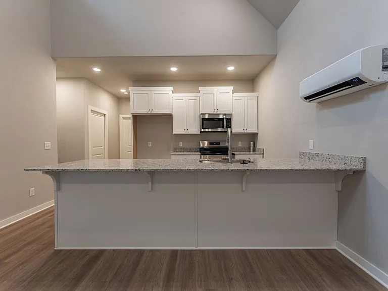 1315 S Van Buren Ave — Photo 12