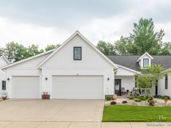 962 Harper Woods Dr SW, Byron Center, MI 49315