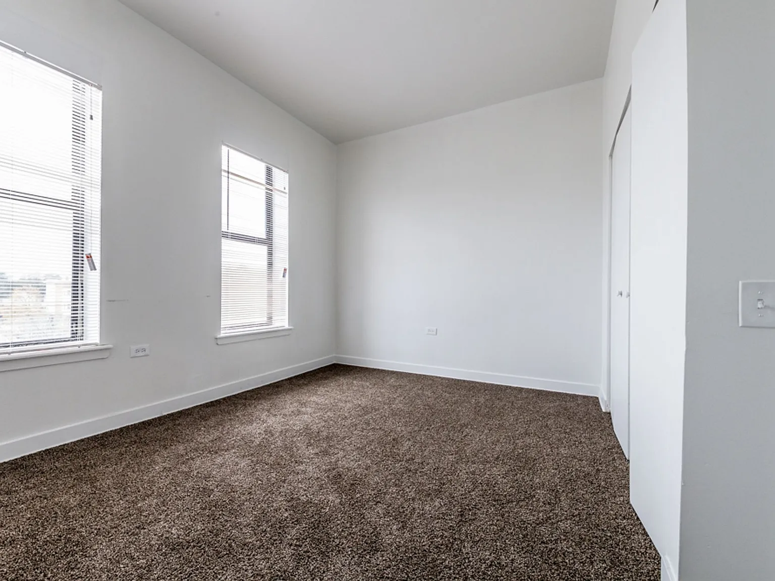 9001 S Commercial — Photo 2