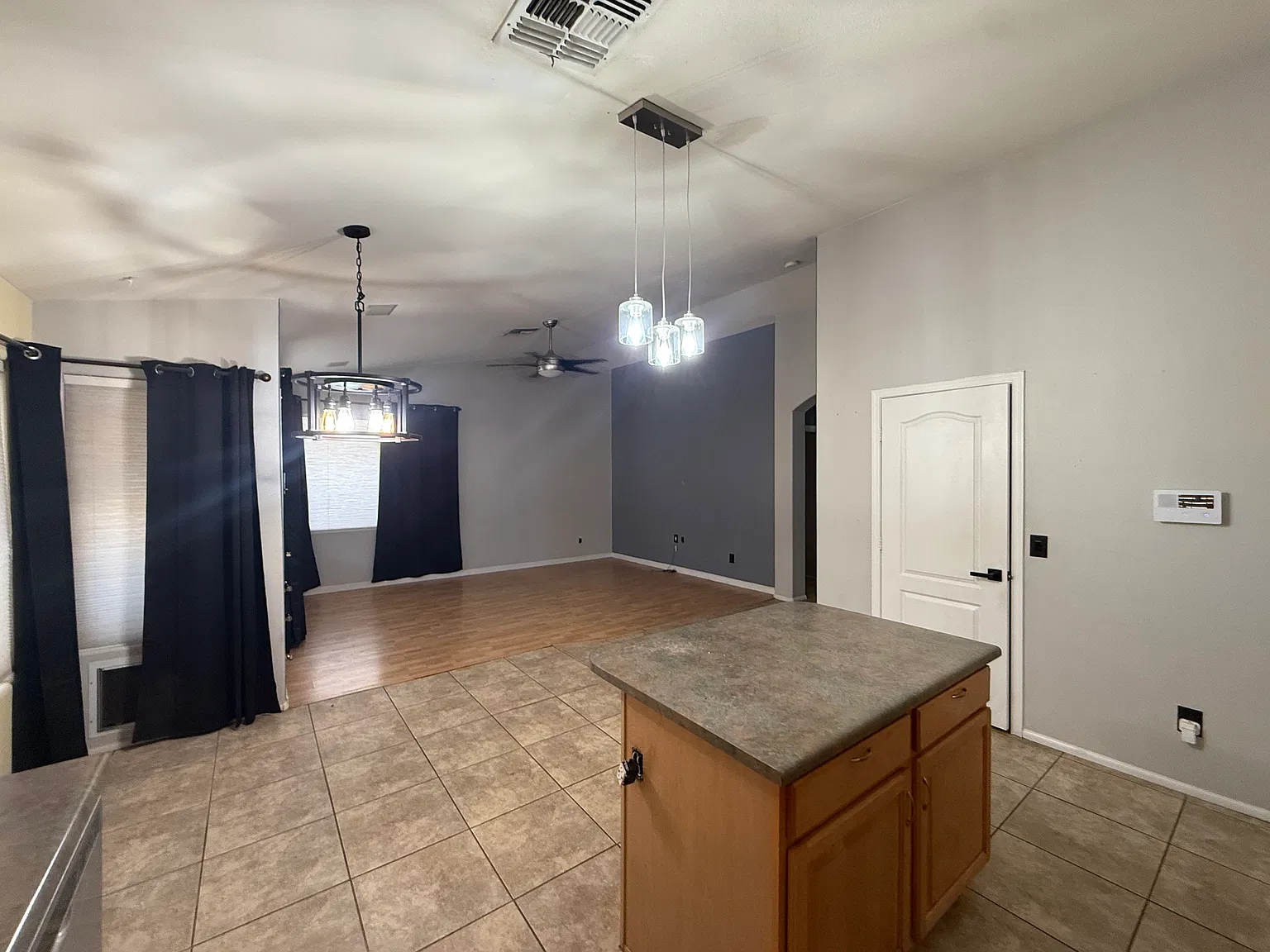 3 bed, 1684 sqft, $1,800 — Photo 2