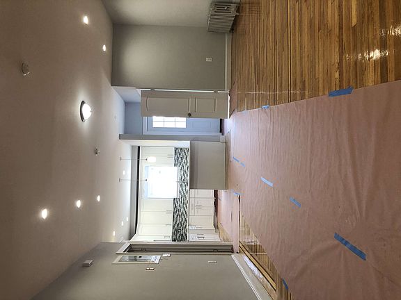 3rd image of 120-30 178th St Unit Tom