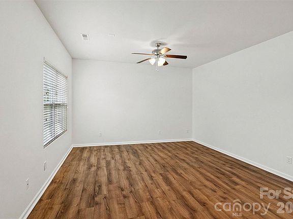 4th image of 175 Glastonbury Dr
